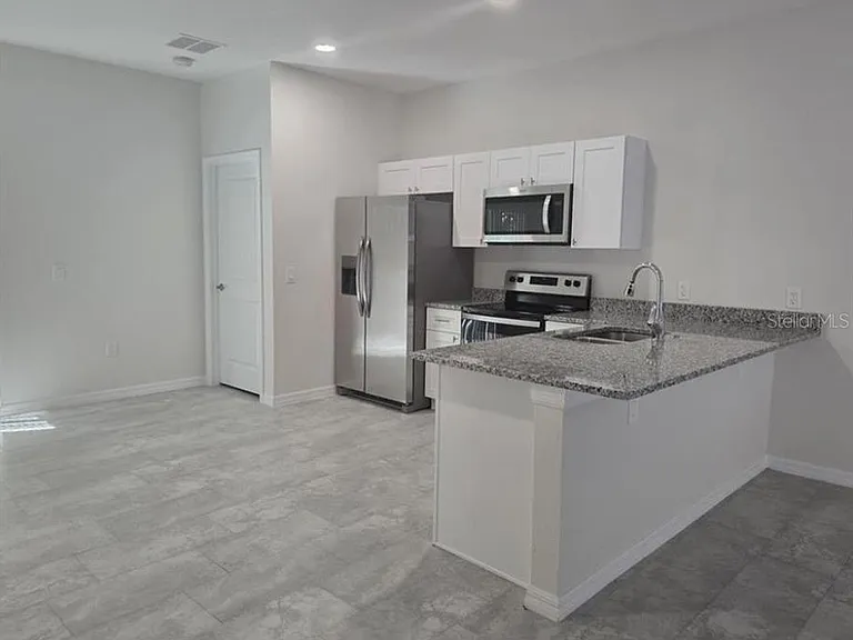 546 Imperial Pl #546 — Photo 3