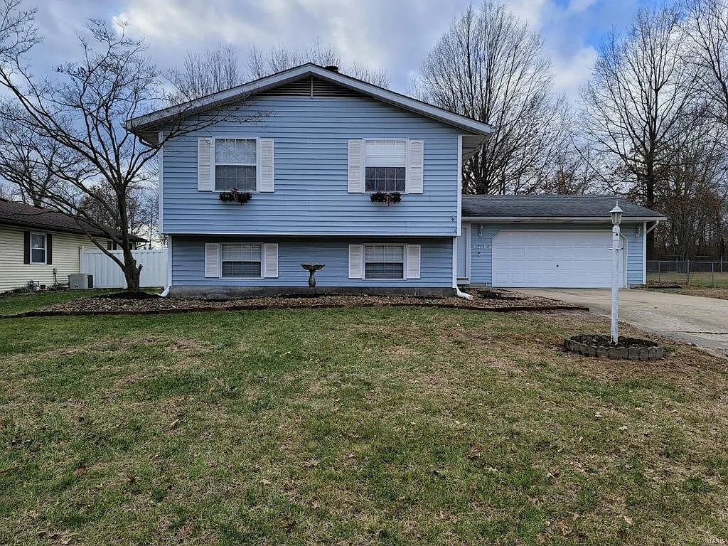 4714 Storeyland Dr photo 1