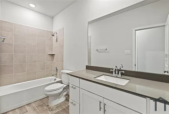 1733 Barnwood Trce — Photo 16