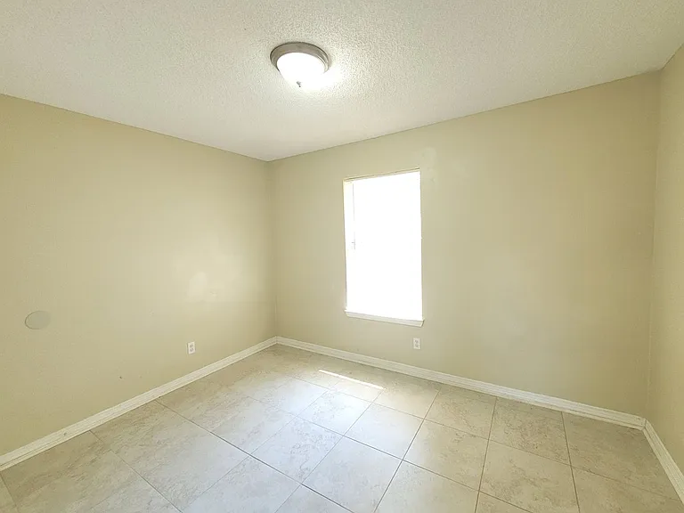 6506 Colonial Dr — Photo 15