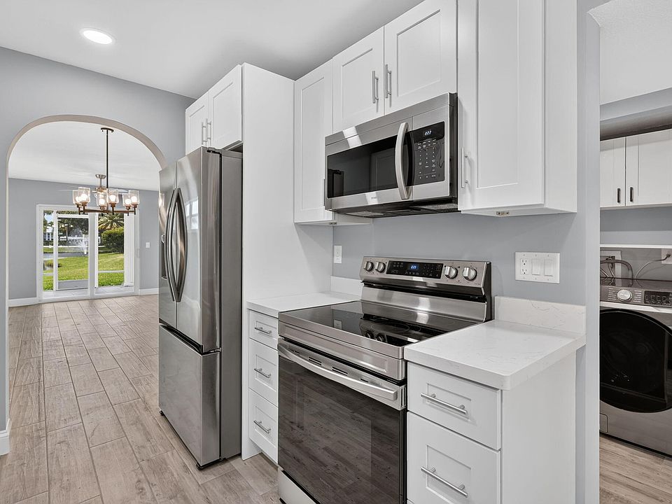 1st image of 203 Grove Isle Circle