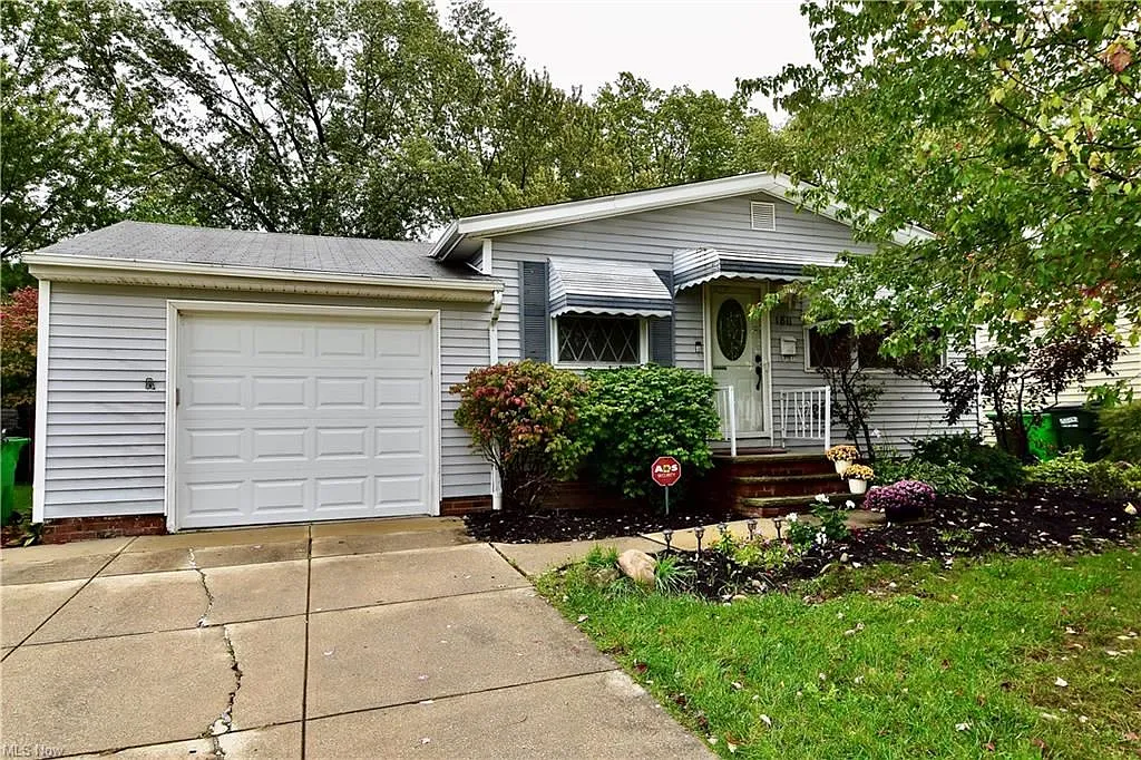 1811 Eldon Dr photo 1