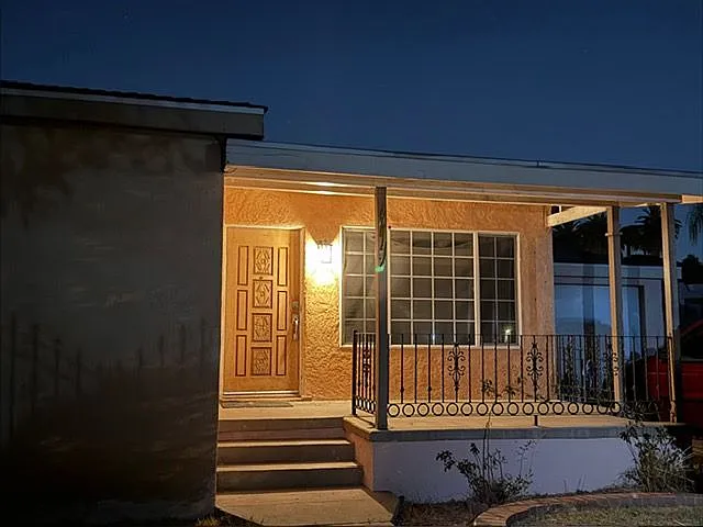 3 bed, 2.0 bath, 1417 sqft, $3,800 — Photo 1