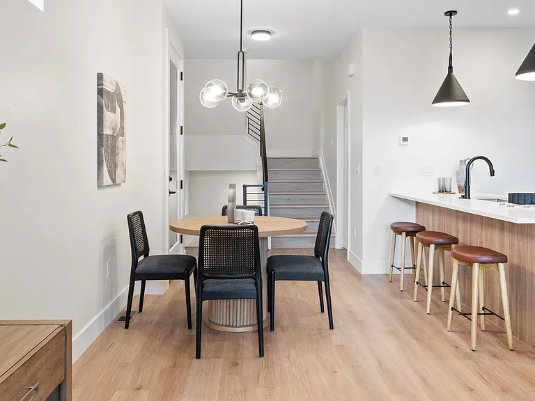 1233 Perry St #1 — Photo 4