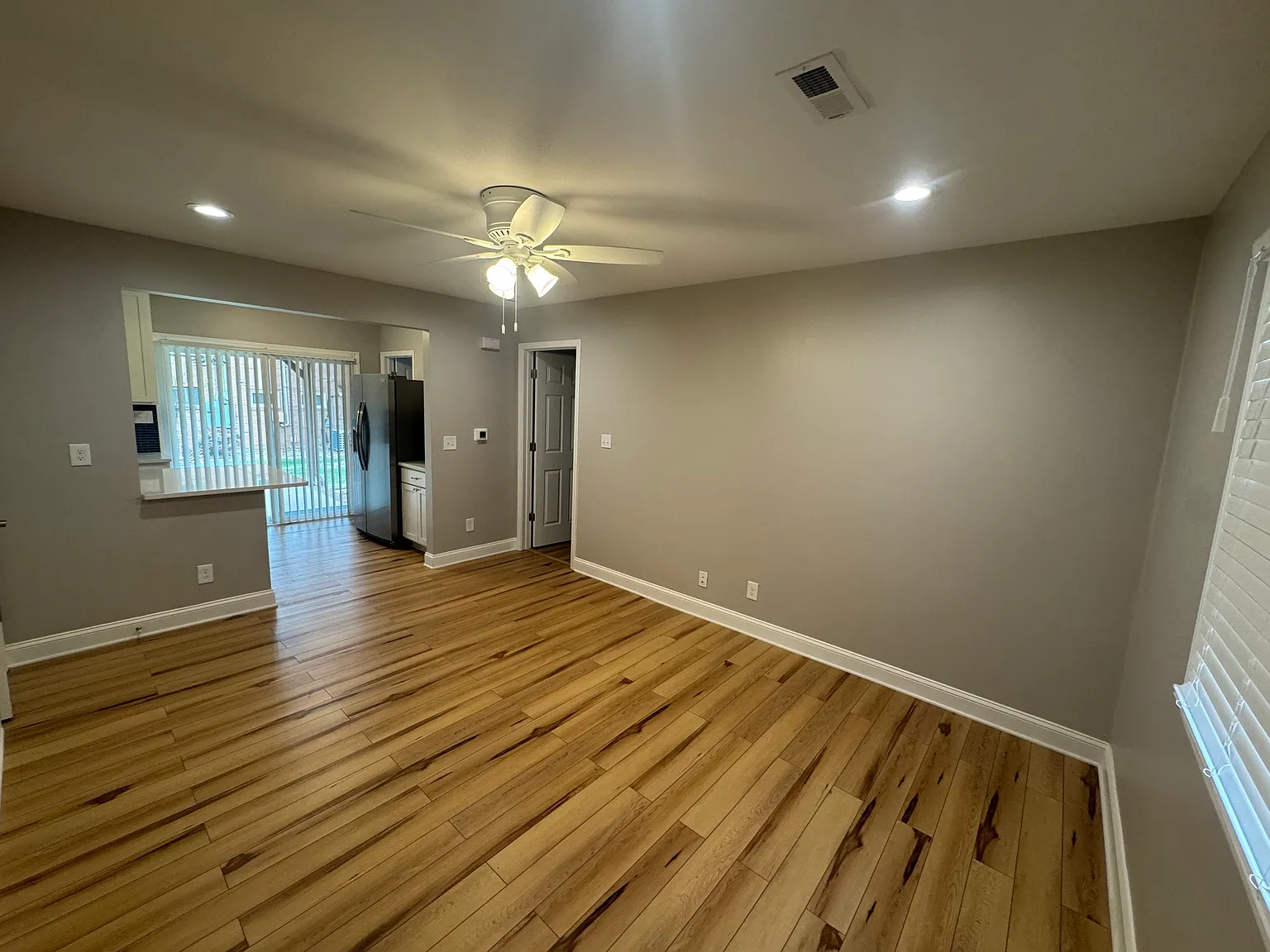 1 bed, 602 sqft, $1,300 — Photo 4