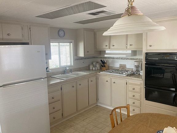 3rd image of 4065 E University Dr #331