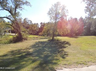 119 Mollere Dr #13, Waveland, MS 39576