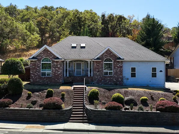 1050 NE Garden Valley Blvd, Roseburg, OR 97470