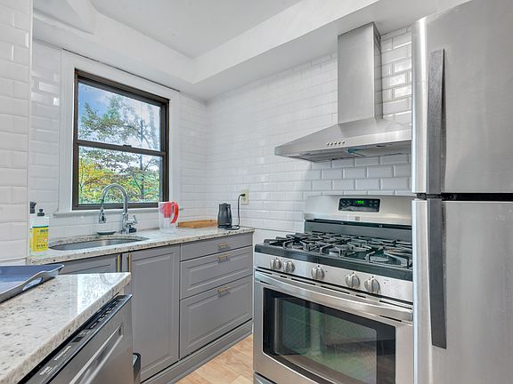 3rd image of 2500 Q St NW APT 206