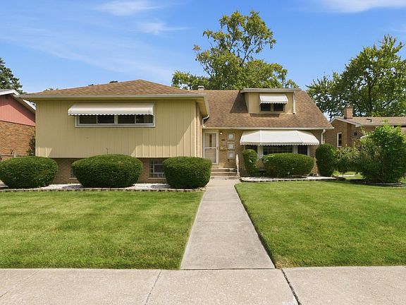 3rd image of 15531 Woodlawn East Ave