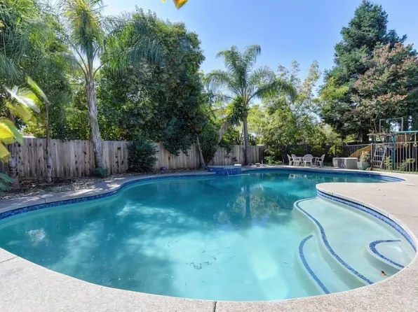 5050 Adalis Dr, Elk Grove, CA 95758