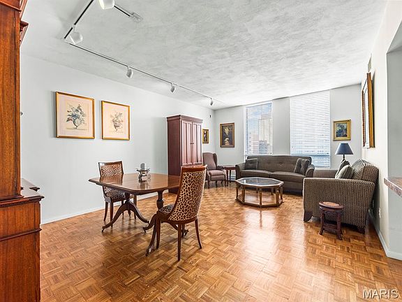 3rd image of 200 S Brentwood Blvd APT 13F