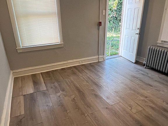 2nd image of 5241 Oxford Ave