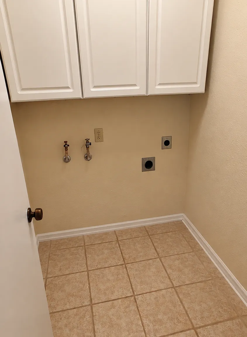 3 bed, 1321 sqft, $2,000 — Photo 2