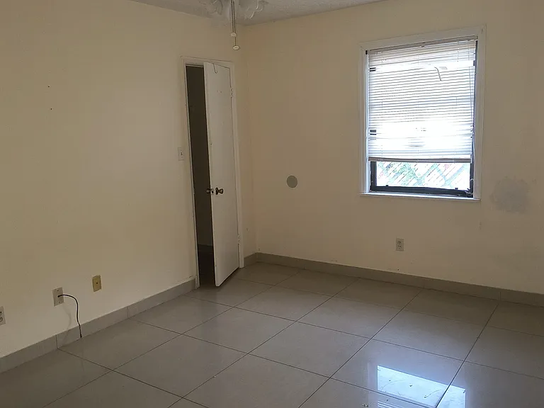 1115 Rosedale Ave — Photo 11