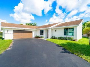 5525 SW 9th St, Margate, FL 33068