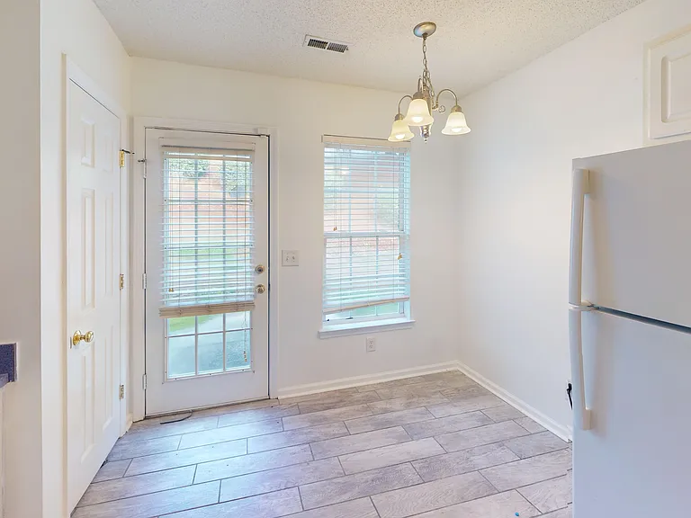 1148 Academic Dr — Photo 3