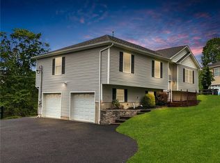 1 Toll House Ct, Newburgh, NY 12550
