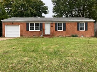 226 Colony Rd, Newport News, VA 23602