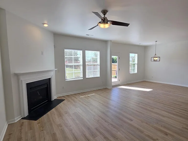 4209 Auburn Hills Dr — Photo 8
