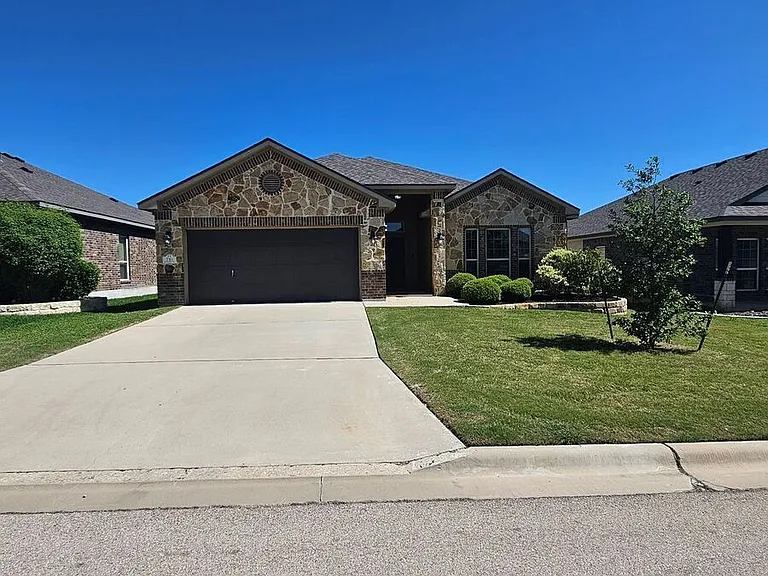 716 Glenstone Dr — Photo 1