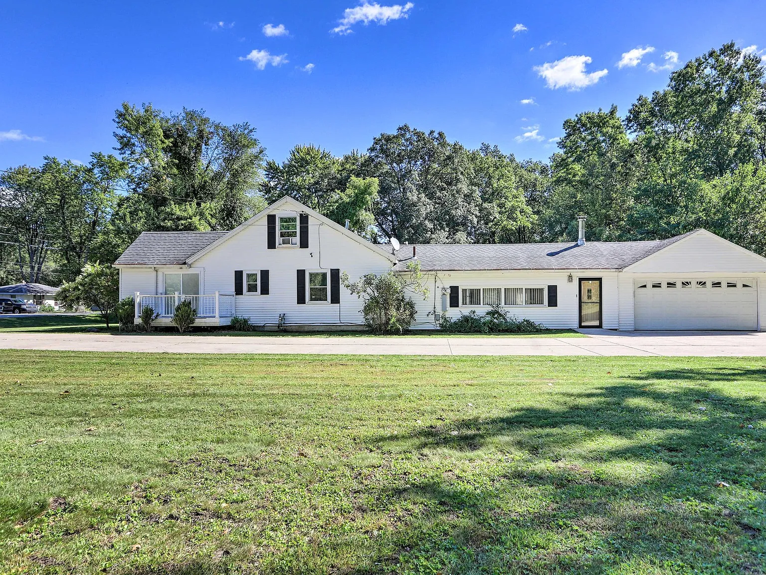 4 bed, $6,000 — Photo 2