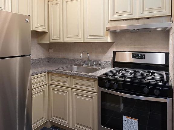 5th image of 495 E 7th St APT 4H