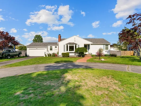 73 Maple Ave, Swansea, MA 02777