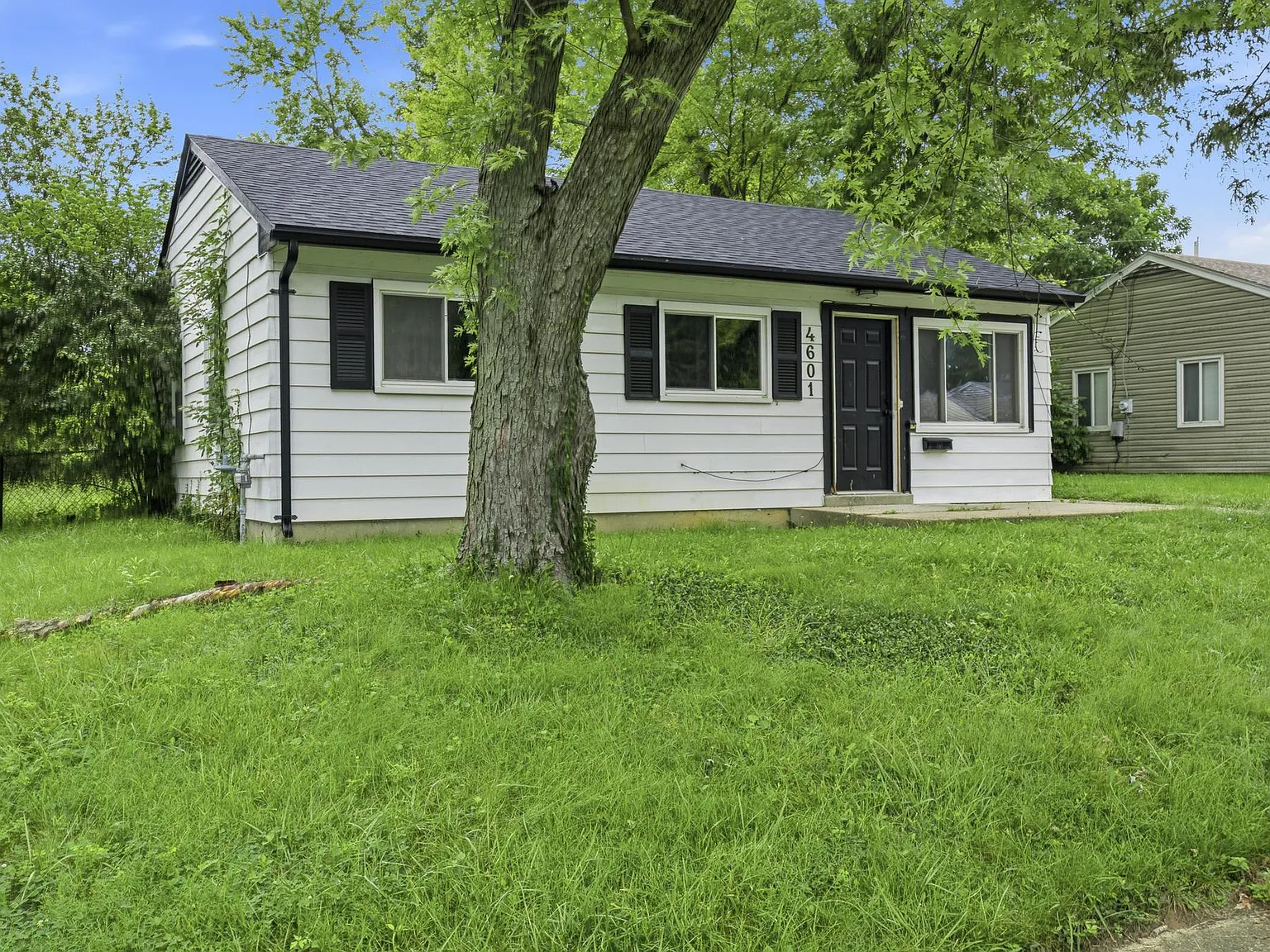 3 bed, 884 sqft, $1,450 — Photo 2