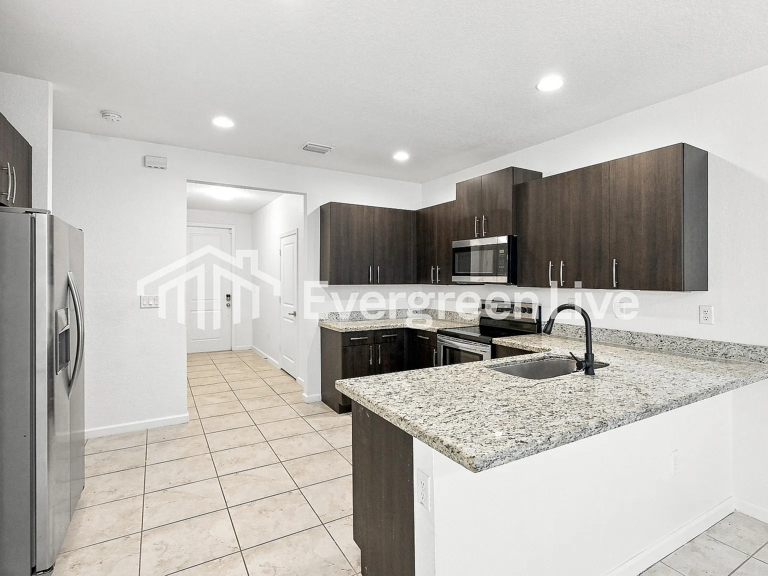 3 bed, 3.0 bath, 1731 sqft, $2,495 — Photo 4