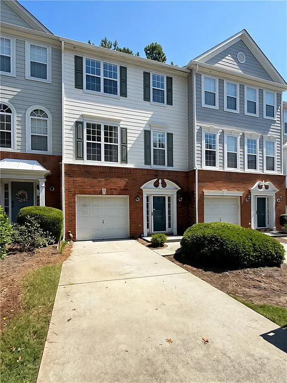 4 bed, 4.0 bath, 1902 sqft, $2,150 — Photo 1