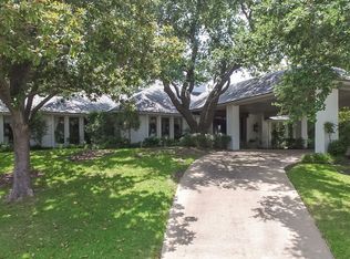 6117 Merrymount Rd, Westover Hills, TX 76107
