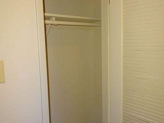 4th image of 4353 Fair Oaks Blvd