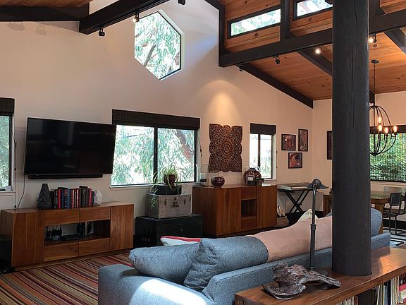 upstairs living room 2