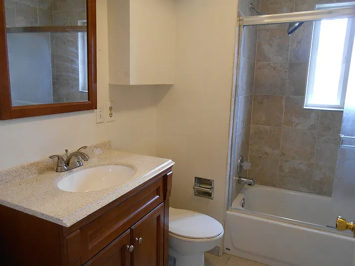 5002 S Iowa Ave — Photo 10
