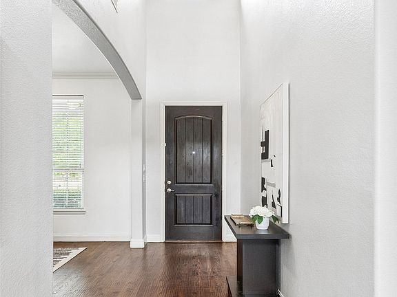 4th image of 4377 Sapphire Dr