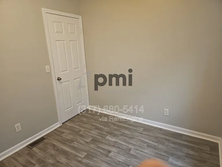 114 Adler St — Photo 12