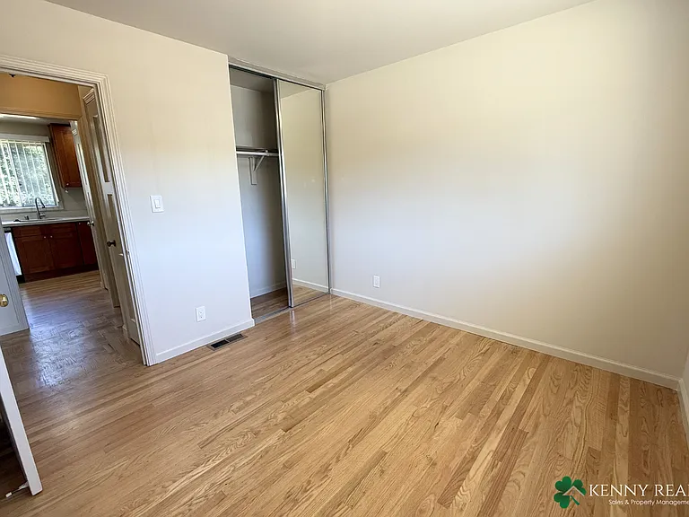 134 Hilton Ave — Photo 11