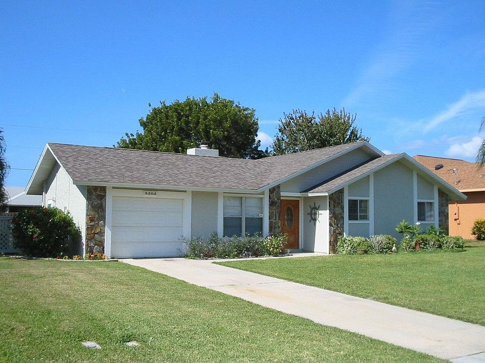 1st image of 4202 SW 14th Pl