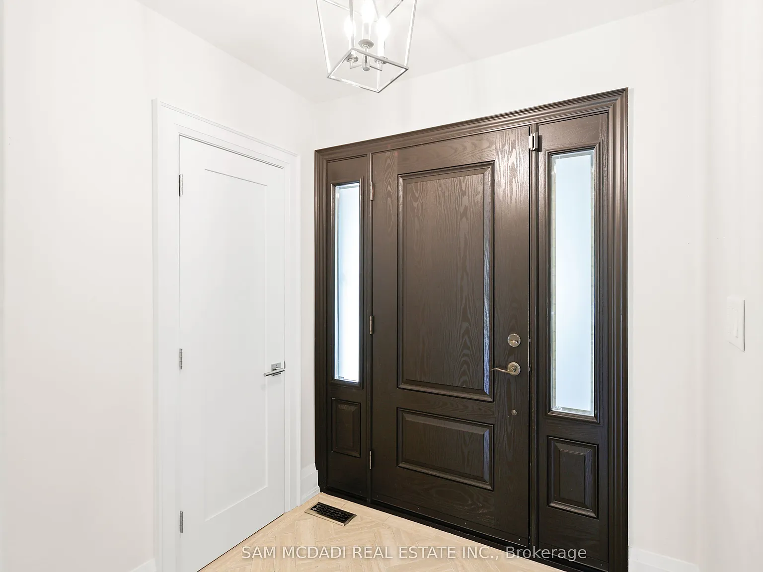 4 bed, $5,000 — Photo 3