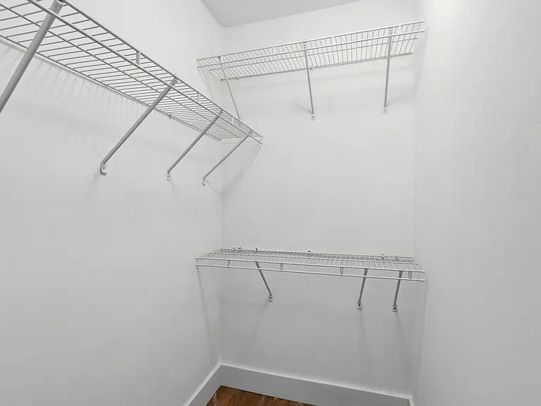 1642 Washington Ave — Photo 22