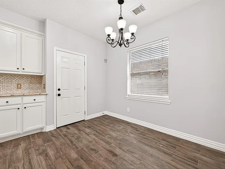 20906 Nettlebrook Ln — Photo 10