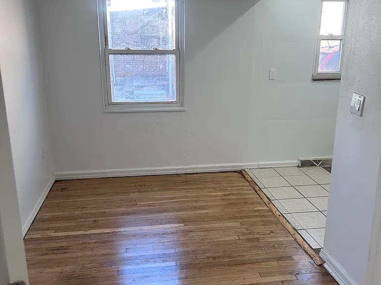 724-726 Huntington Rd #726 — Photo 4