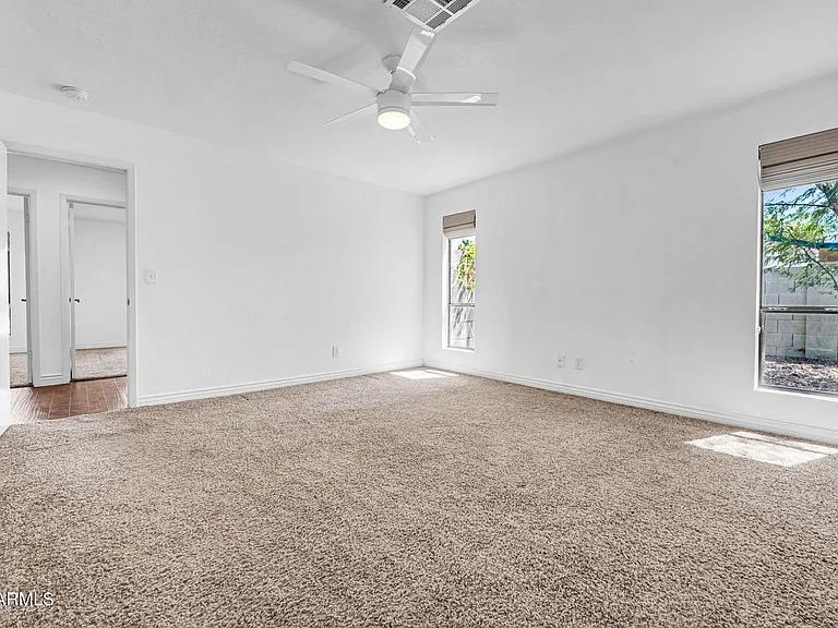 5219 E Winchcomb Dr — Photo 17