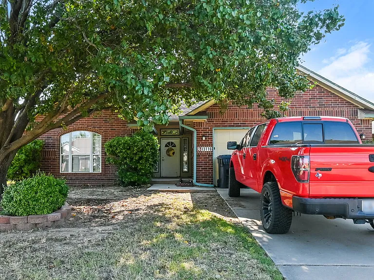 13116 Mapleleaf Dr — Photo 1