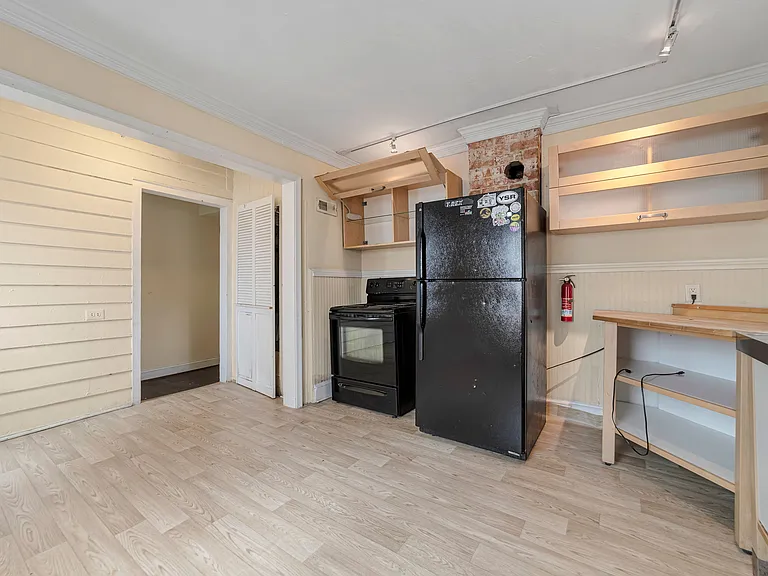 1233 W Cary St — Photo 5