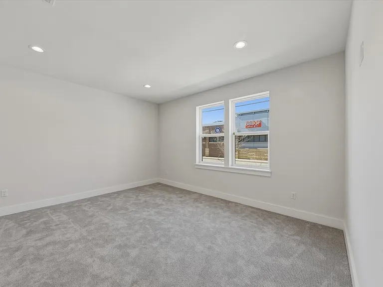 3912 Edwards Rd — Photo 7