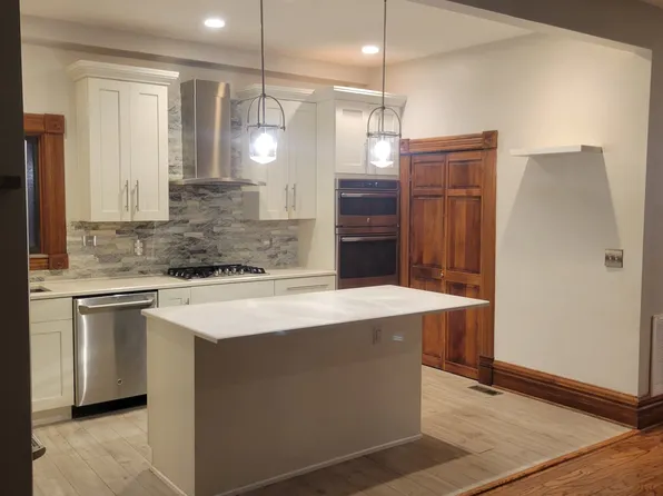 2852 N Orchard St, Chicago, IL 60657