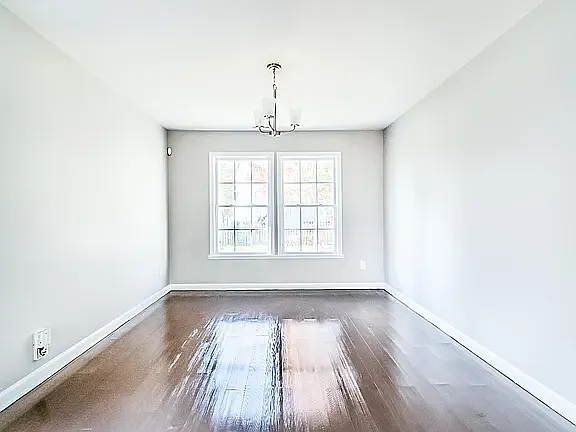 1002 Mallory Ln — Photo 5