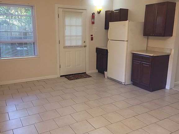4th image of 119 E Mount Airy Ave APT 2